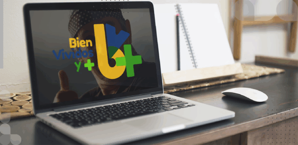 Logo de Bienvividos.com en la pantalla de un computador