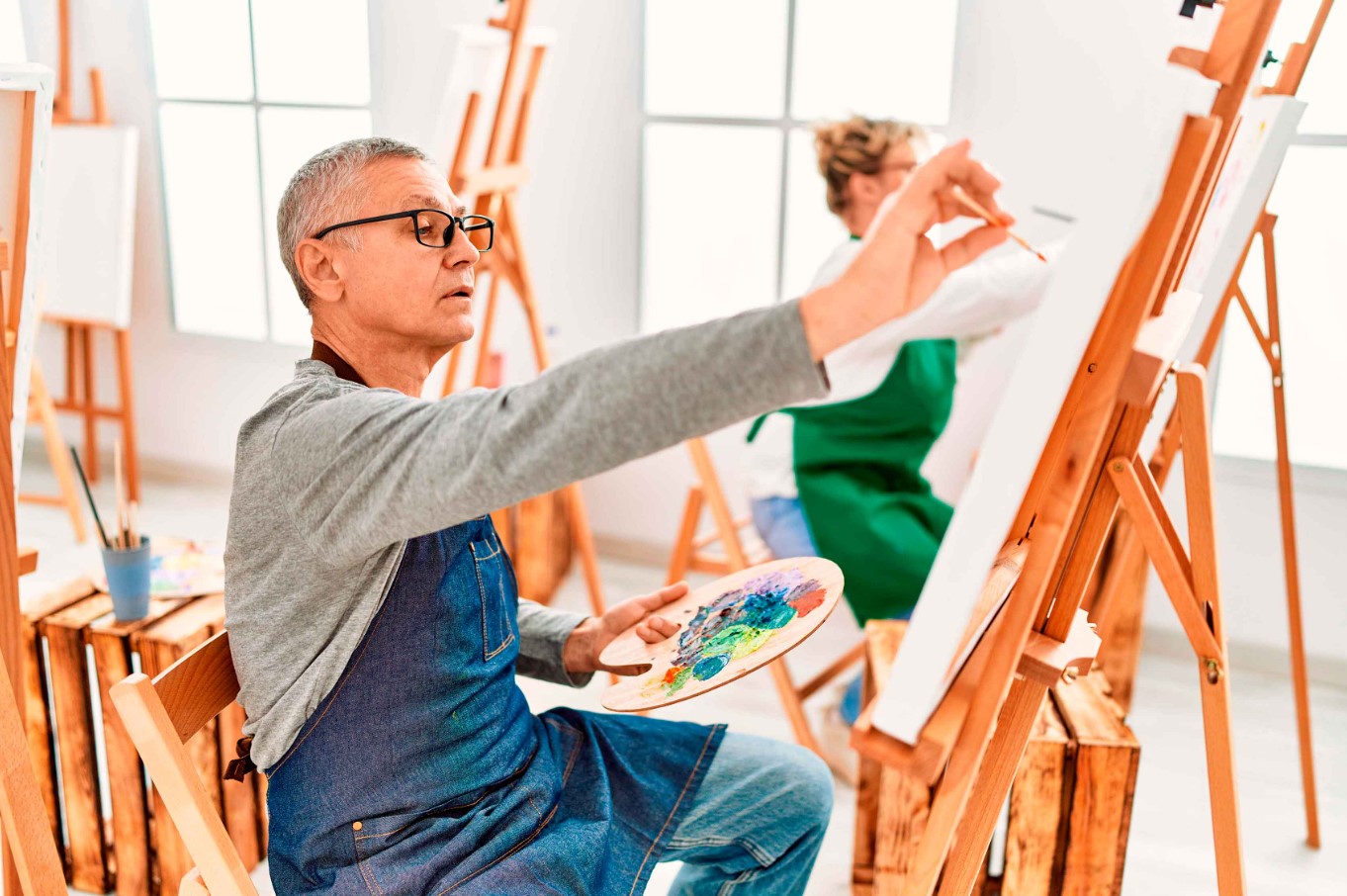 Personas mayores disfrutando de las actividades en Colsubsidio Personas mayores disfrutando de las actividades en Colsubsidio