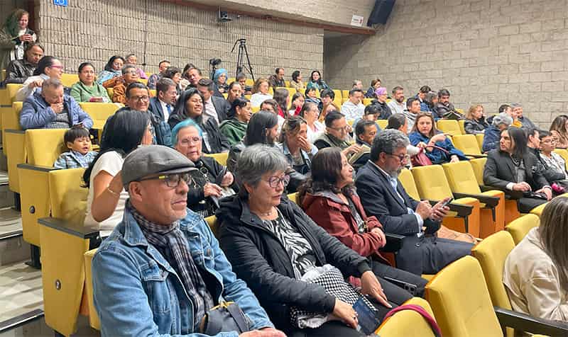 Asistentes al conversatorio en el auditorio Lleras de la Universidad de los Andes