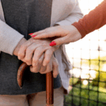 Fragilidad y discapacidad en la vejez: dos caras de la misma moneda