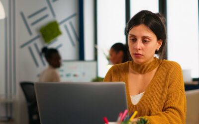 Si más del 80 % de las mujeres sufren síntomas en la menopausia, ¿por qué los lugares de trabajo siguen ignorándolo?