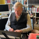 Julian Barnes, el escritor que lleva décadas reflexionando sobre la vejez y la muerte