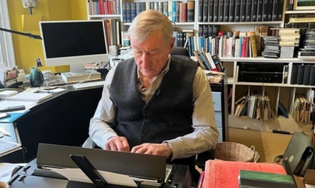 Julian Barnes, el escritor que lleva décadas reflexionando sobre la vejez y la muerte